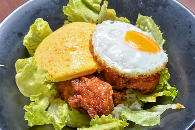 チャイニーズチキンロコモコ
