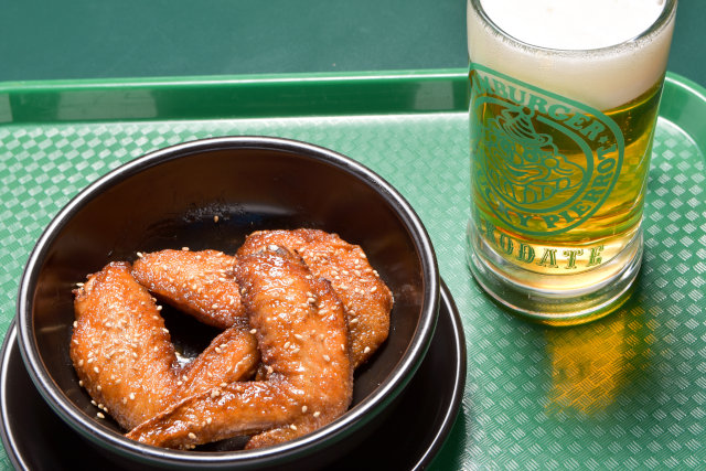 生ビールと手羽先